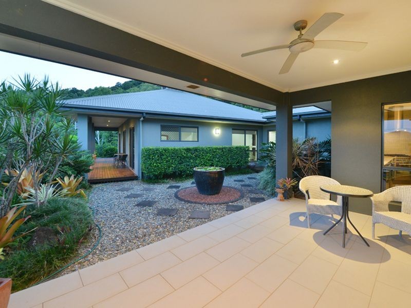 21 Buckinghamia Close, Redlynch QLD 4870