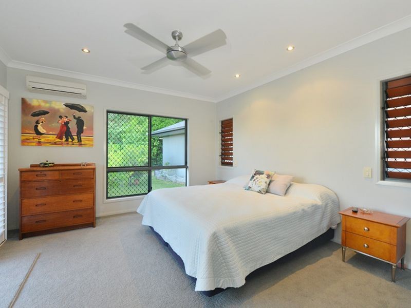 21 Buckinghamia Close, Redlynch QLD 4870