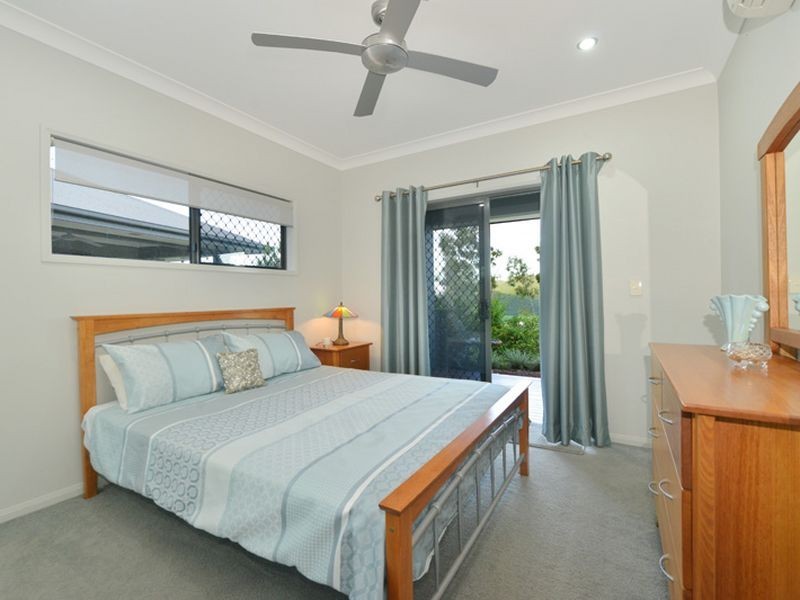 21 Buckinghamia Close, Redlynch QLD 4870