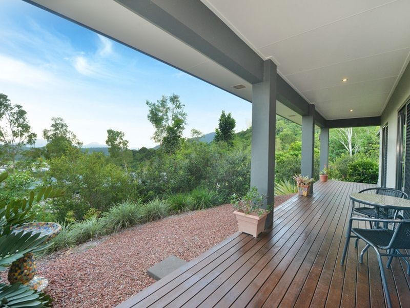 21 Buckinghamia Close, Redlynch QLD 4870