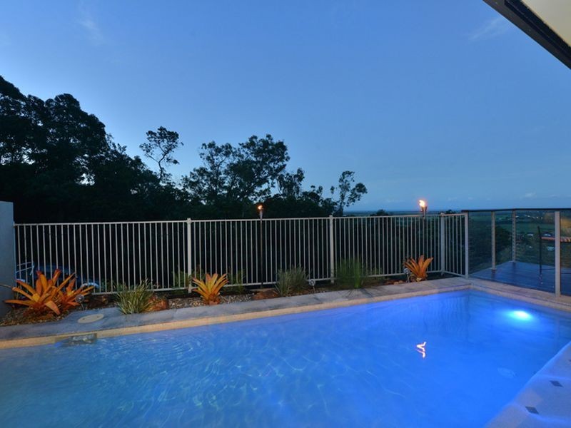 21 Buckinghamia Close, Redlynch QLD 4870