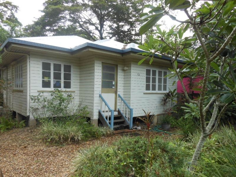 12 Fulton cl, Whitfield QLD 4870
