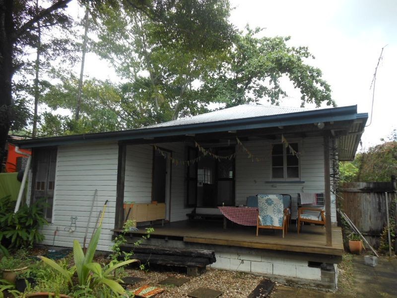 12 Fulton cl, Whitfield QLD 4870