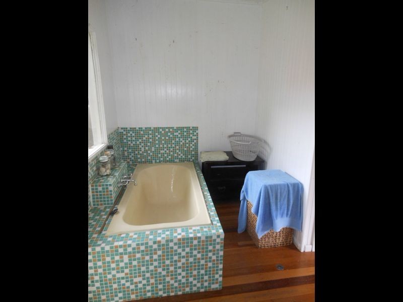 12 Fulton cl, Whitfield QLD 4870