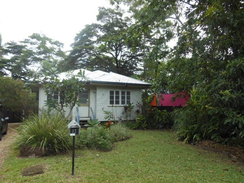 12 Fulton cl, Whitfield QLD 4870
