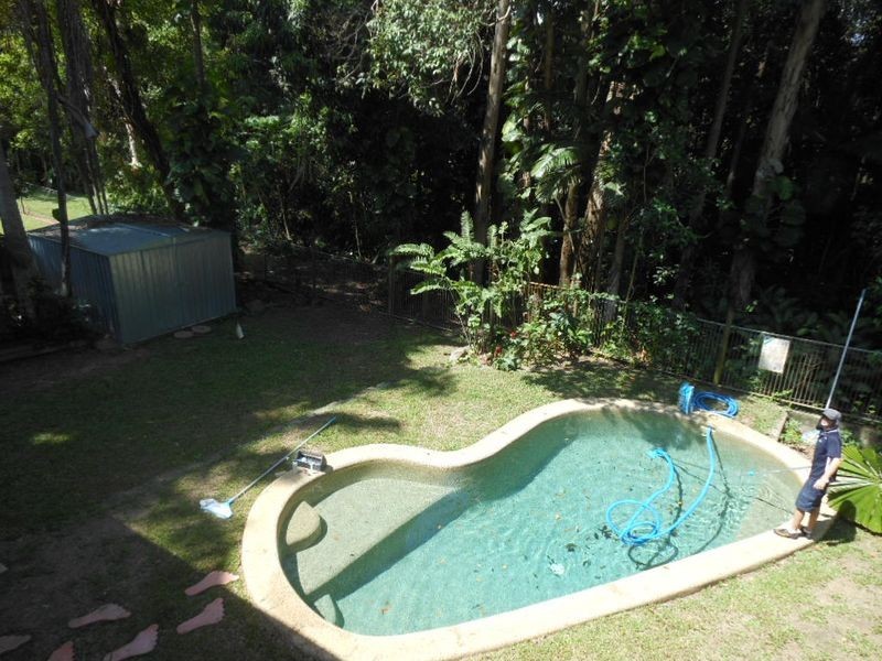 32 Callum Street, Mooroobool QLD 4870