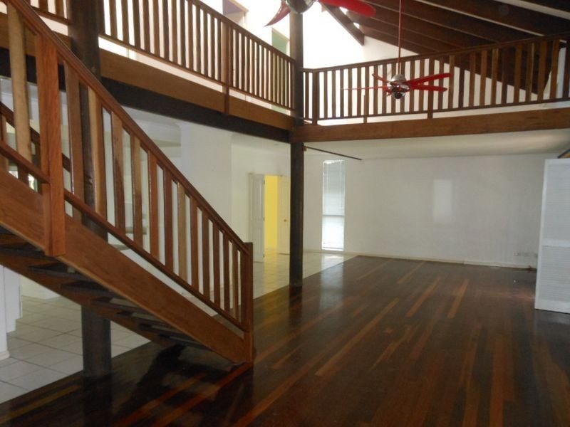 32 Callum Street, Mooroobool QLD 4870