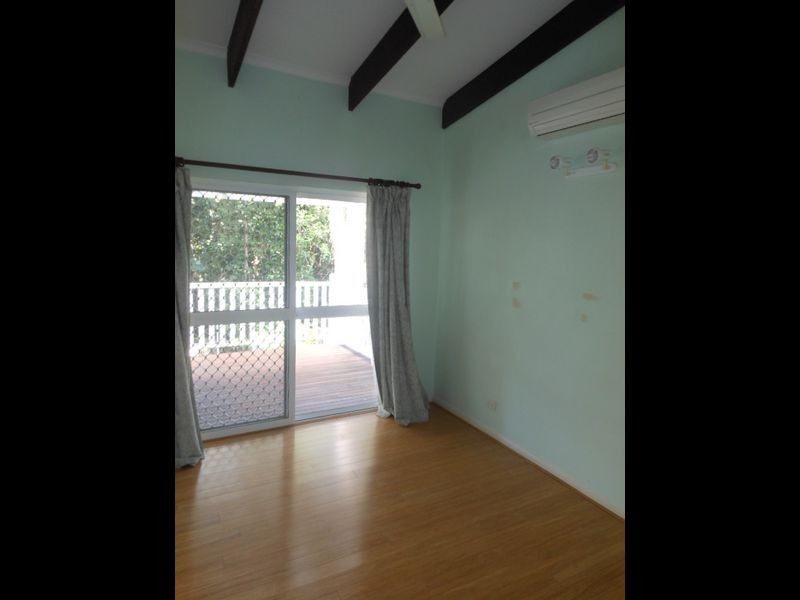 32 Callum Street, Mooroobool QLD 4870