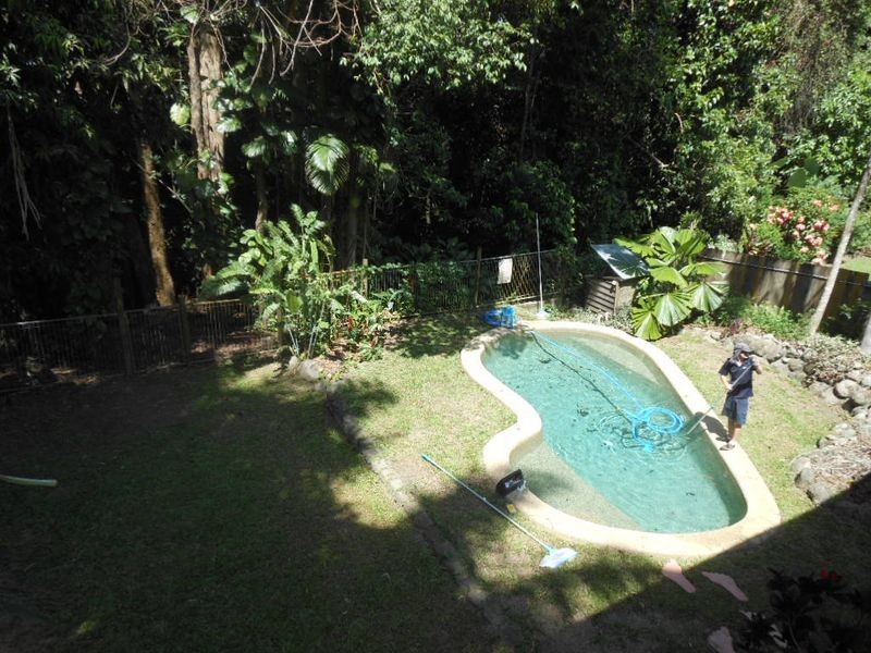 32 Callum Street, Mooroobool QLD 4870