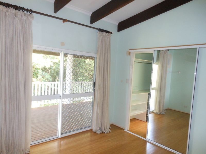 32 Callum Street, Mooroobool QLD 4870