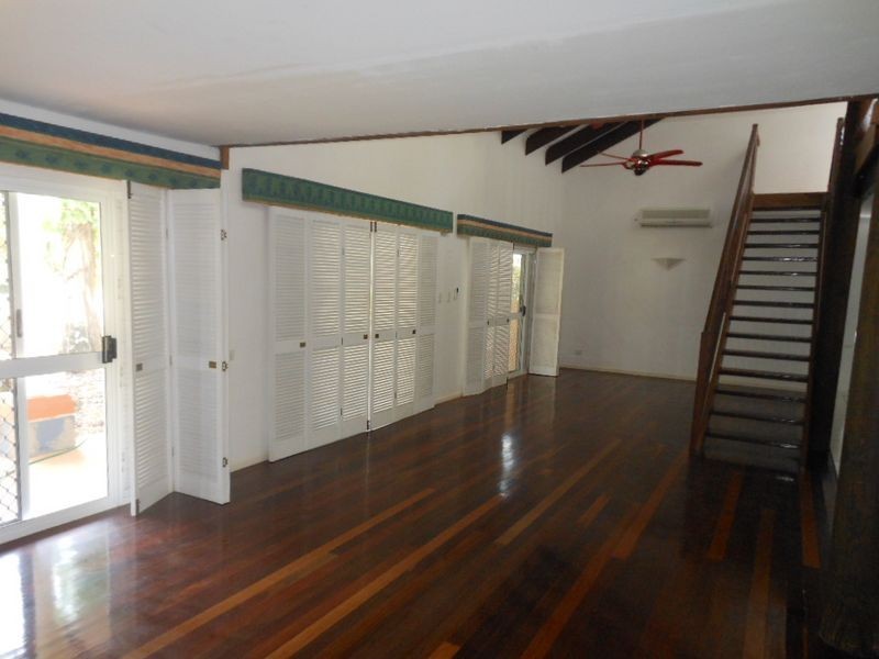 32 Callum Street, Mooroobool QLD 4870