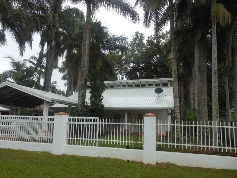 32 Callum Street, Mooroobool QLD 4870