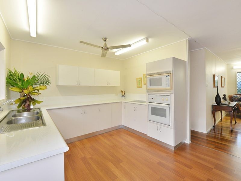 37 Ponticello Street, Whitfield QLD 4870