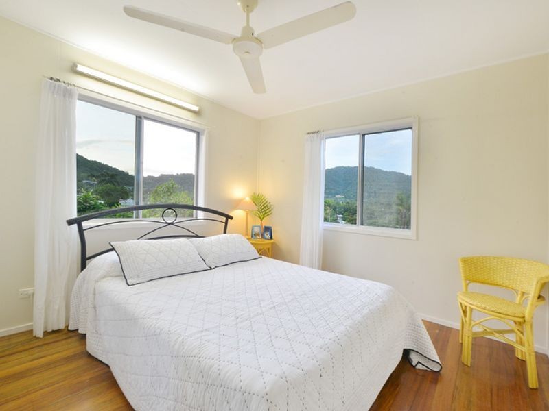 37 Ponticello Street, Whitfield QLD 4870
