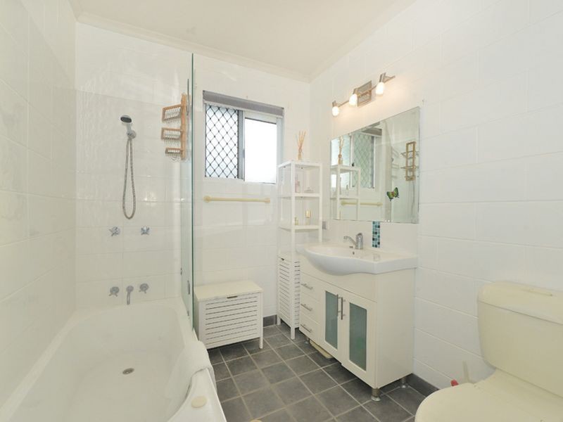 2/10 Ireland Crescent, Whitfield QLD 4870