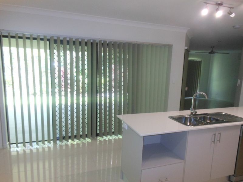 2b Keirle Avenue, Whitfield QLD 4870
