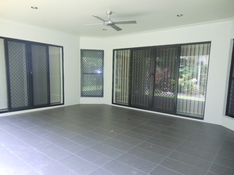 2b Keirle Avenue, Whitfield QLD 4870