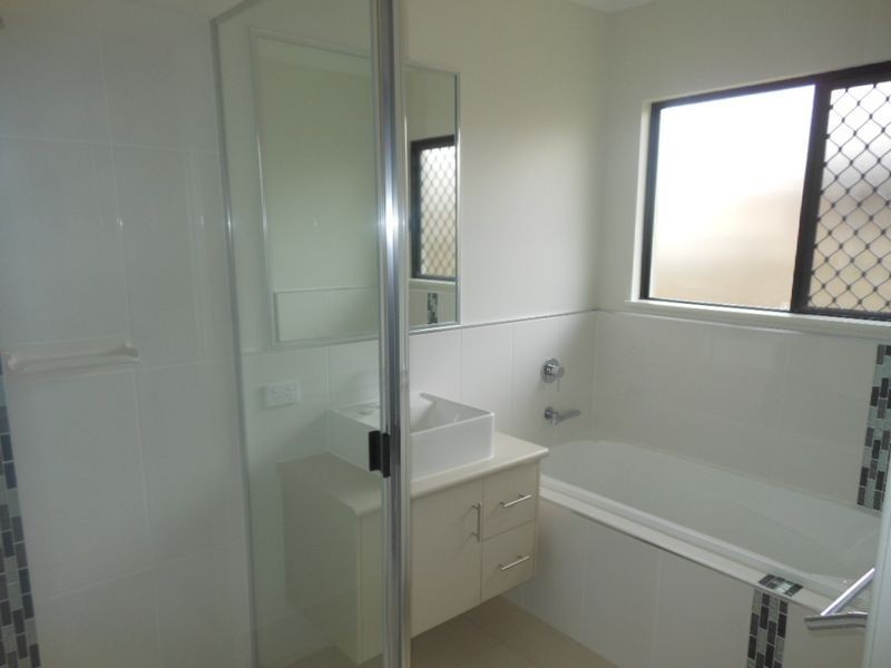 2b Keirle Avenue, Whitfield QLD 4870