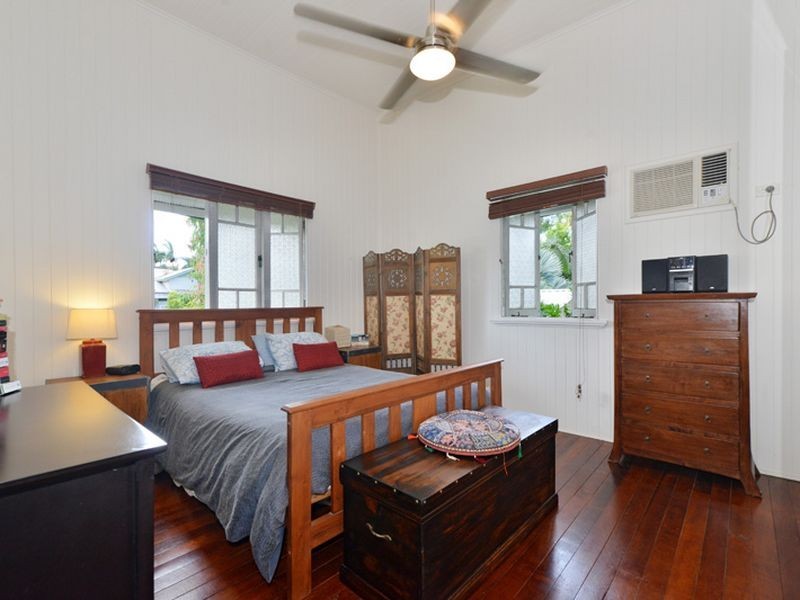 3 Cairns Street, Cairns North QLD 4870