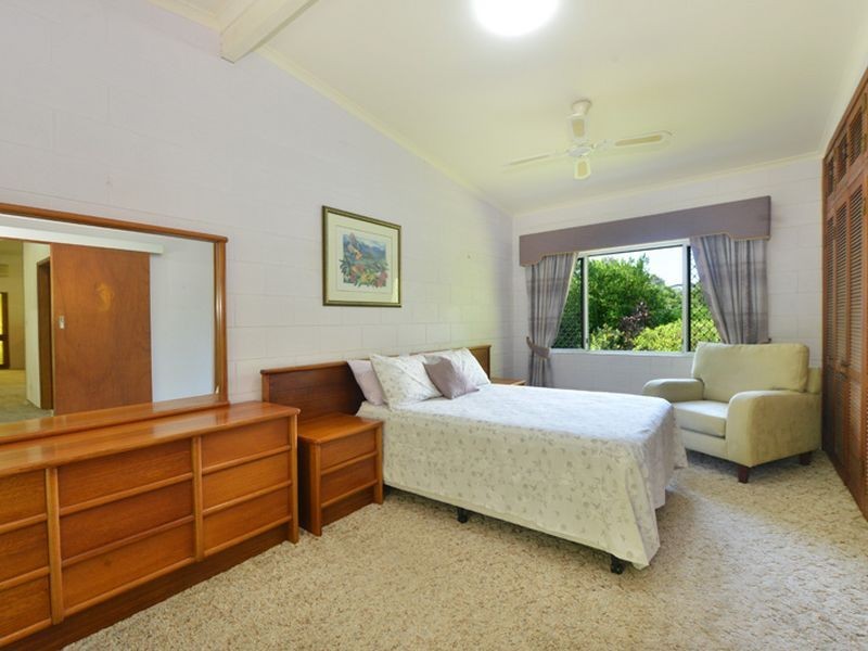 24 Endeavour Road, Clifton Beach QLD 4879