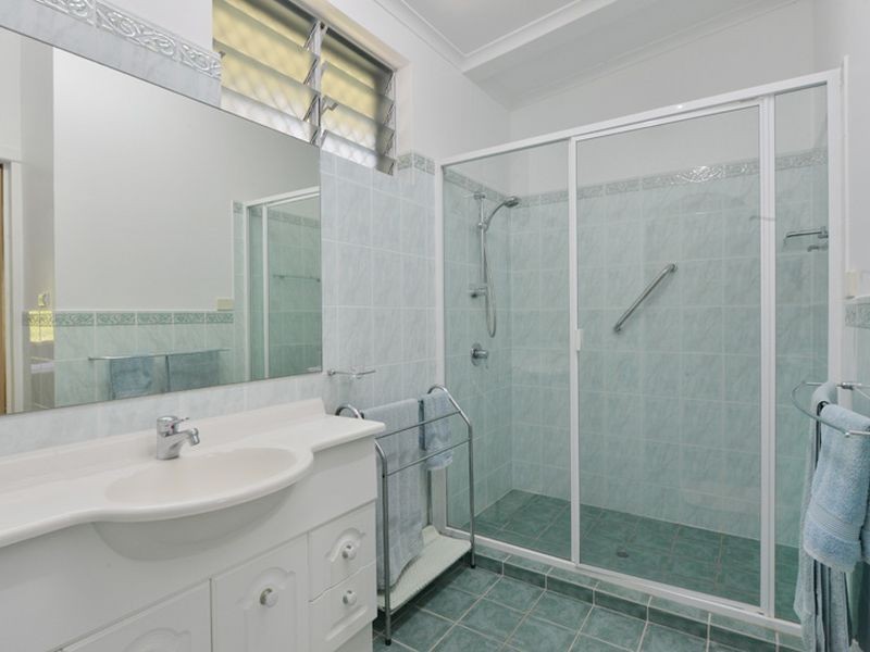 24 Endeavour Road, Clifton Beach QLD 4879