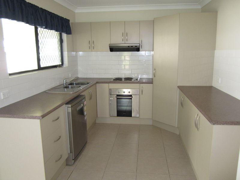 8 Benjamina St, Mount Sheridan QLD 4868