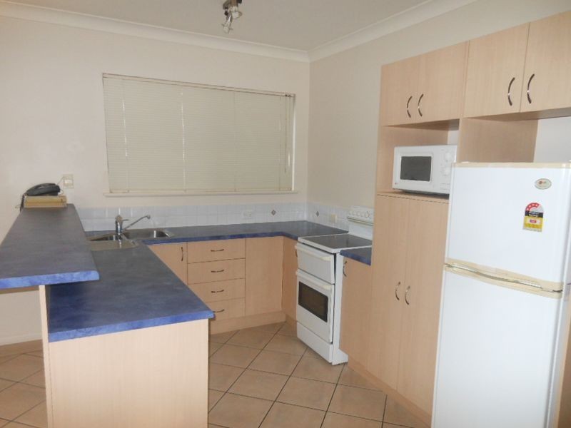 11/255 Lake Street, Cairns North QLD 4870