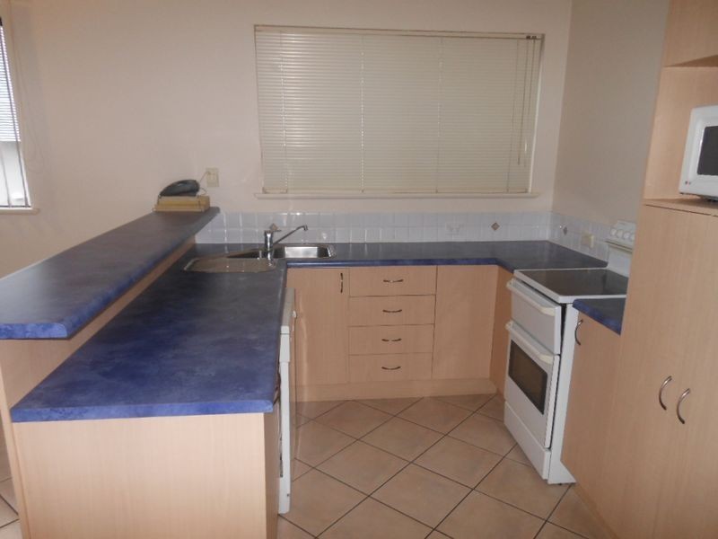 11/255 Lake Street, Cairns North QLD 4870