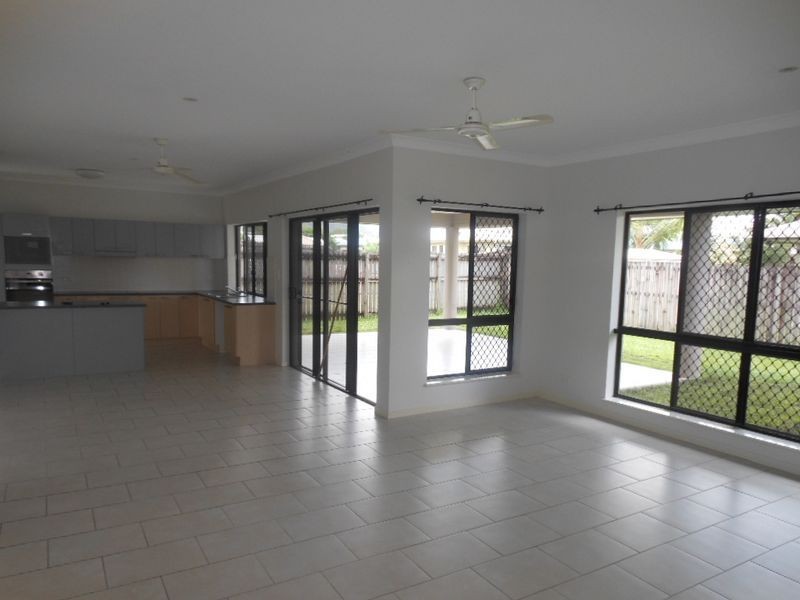 7 Goldberg Close, White Rock QLD 4868