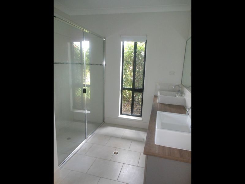 7 Goldberg Close, White Rock QLD 4868