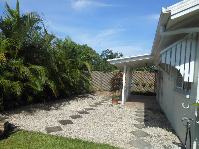 1/24 Ireland Crescent, Whitfield QLD 4870