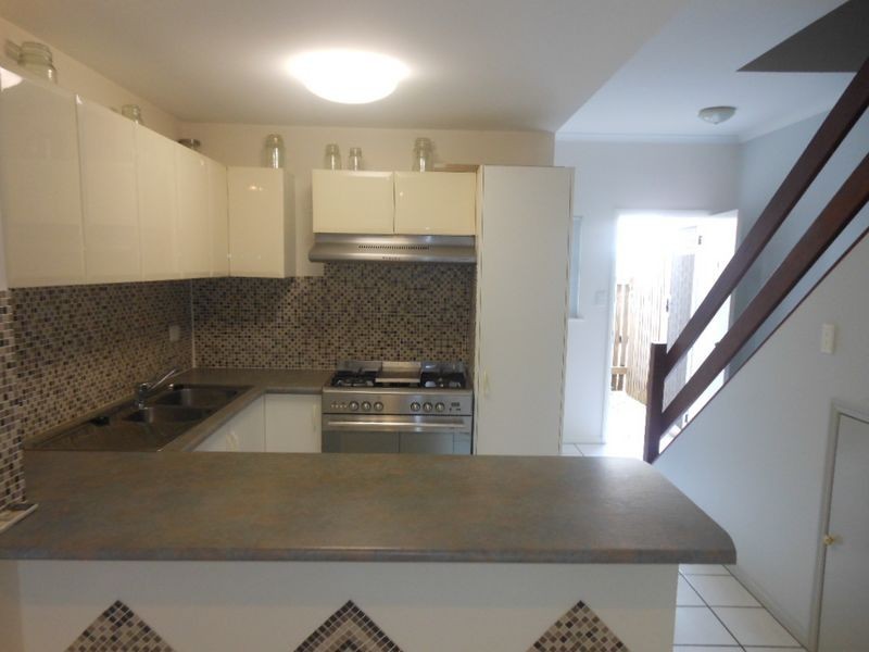 9/42 Springfield Crescent, Manoora QLD 4870