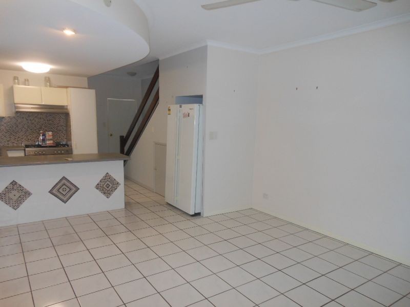 9/42 Springfield Crescent, Manoora QLD 4870