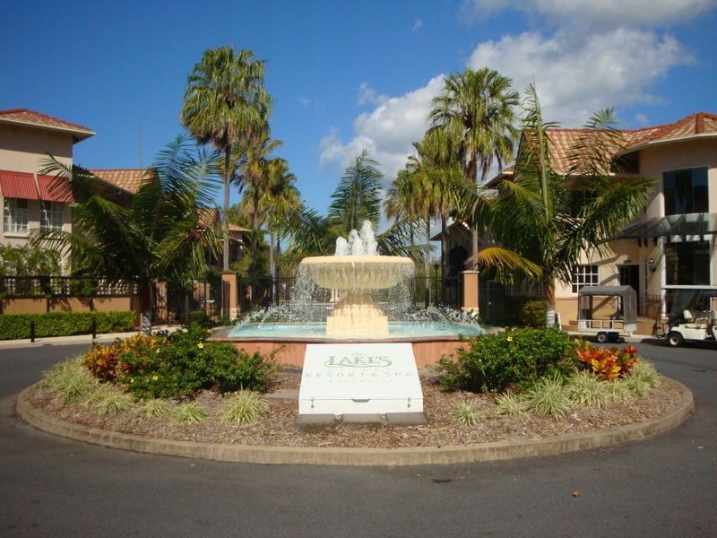 1312/2 Greenslopes Street, Cairns North QLD 4870