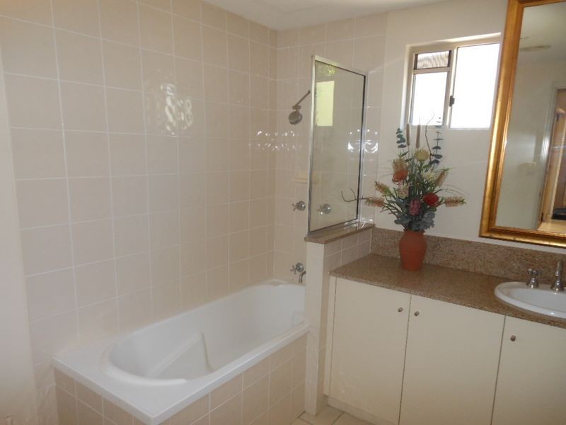 1312/2 Greenslopes Street, Cairns North QLD 4870