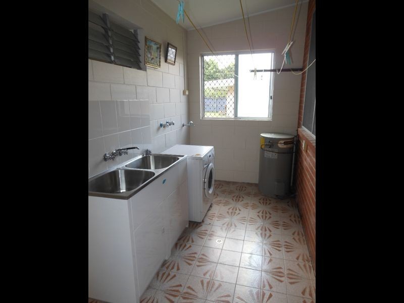 271 Aumuller Street, Westcourt QLD 4870