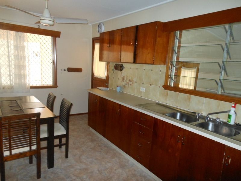 271 Aumuller Street, Westcourt QLD 4870