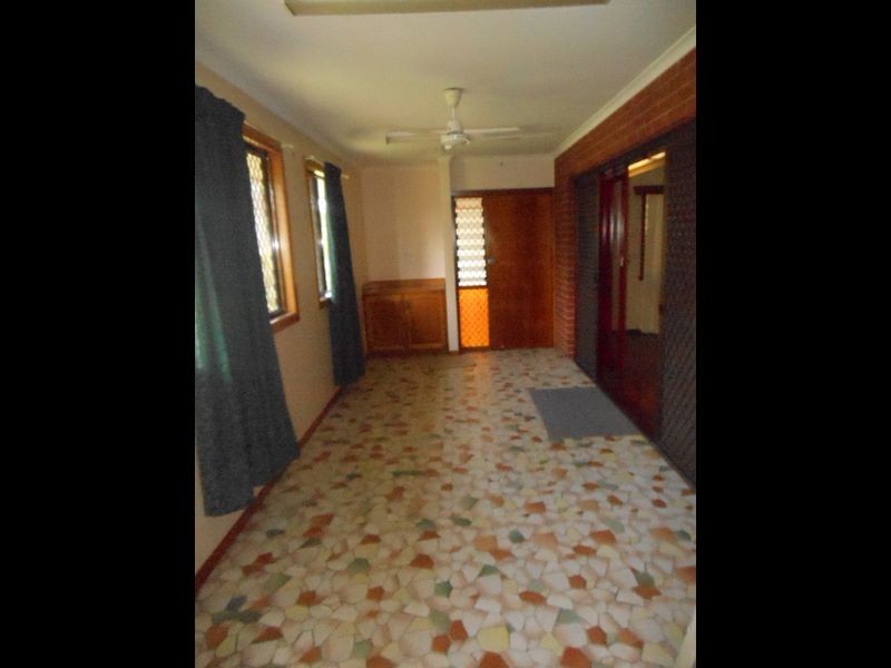 271 Aumuller Street, Westcourt QLD 4870