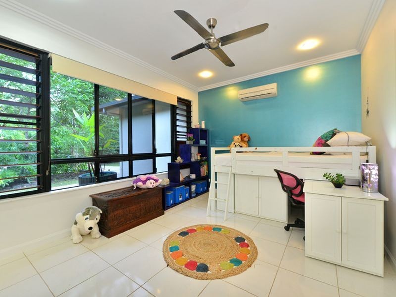 8 Celebration Close, Clifton Beach QLD 4879