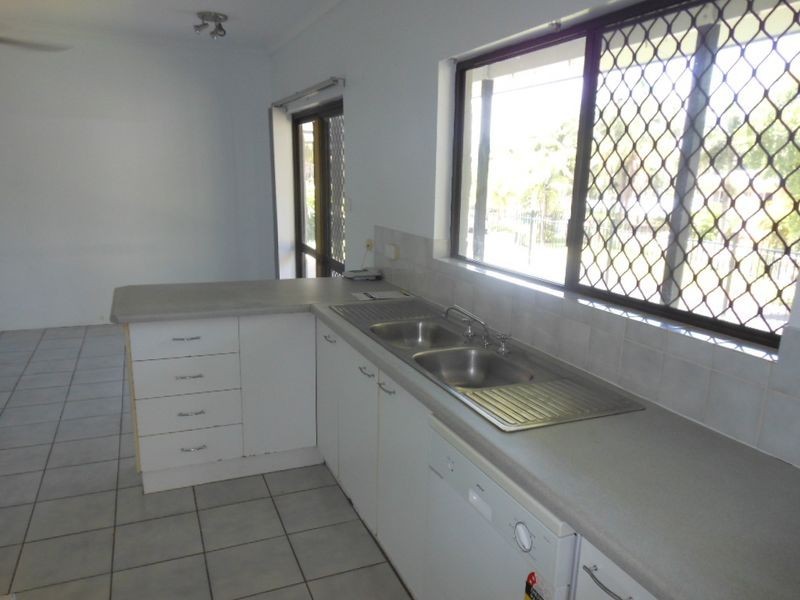 10 Robin Street, Bayview Heights QLD 4868