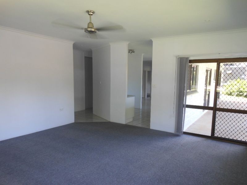10 Robin Street, Bayview Heights QLD 4868