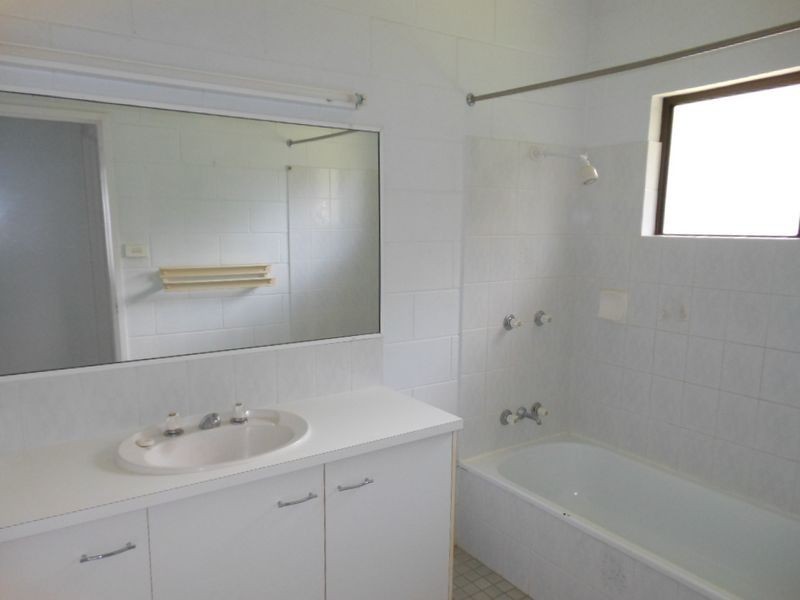 10 Robin Street, Bayview Heights QLD 4868