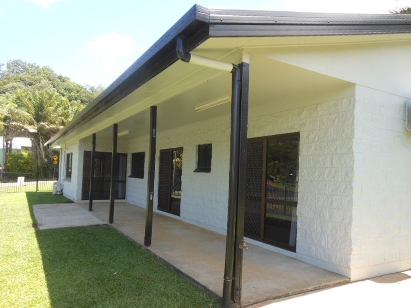10 Robin Street, Bayview Heights QLD 4868