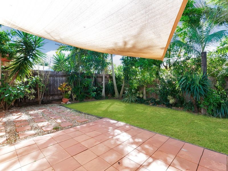 16 Silky Oak Court, Mooroobool QLD 4870