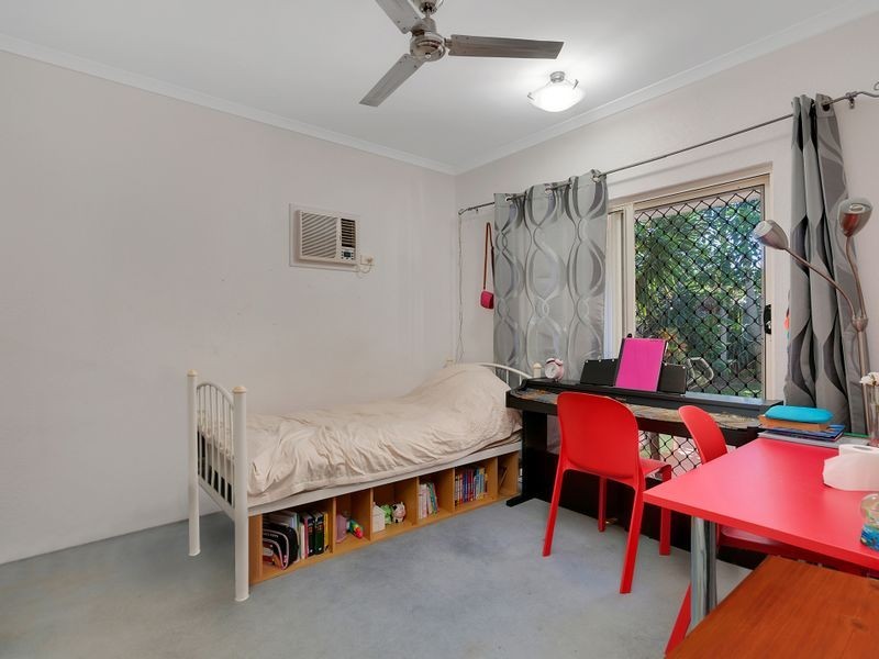 16 Silky Oak Court, Mooroobool QLD 4870