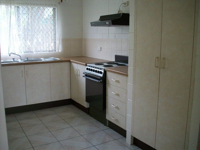 4/12 Springfield Crescent, Manoora QLD 4870