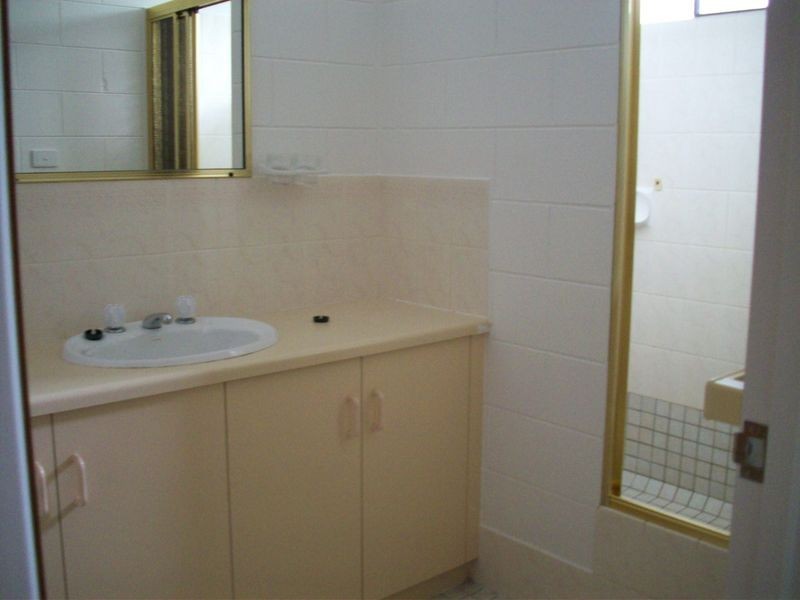 4/12 Springfield Crescent, Manoora QLD 4870