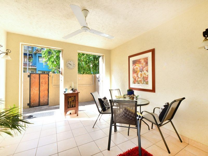 1502/2 Greenslopes Street, Cairns North QLD 4870