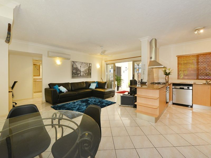 1502/2 Greenslopes Street, Cairns North QLD 4870
