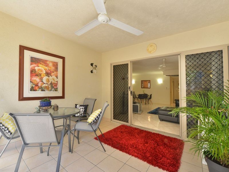 1502/2 Greenslopes Street, Cairns North QLD 4870